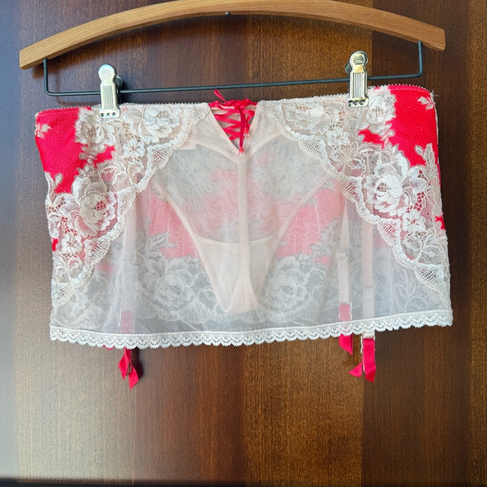 Victoria’s Secret Coral Pink Seduction Garter Skirt Size Large - Picture 3 of 6